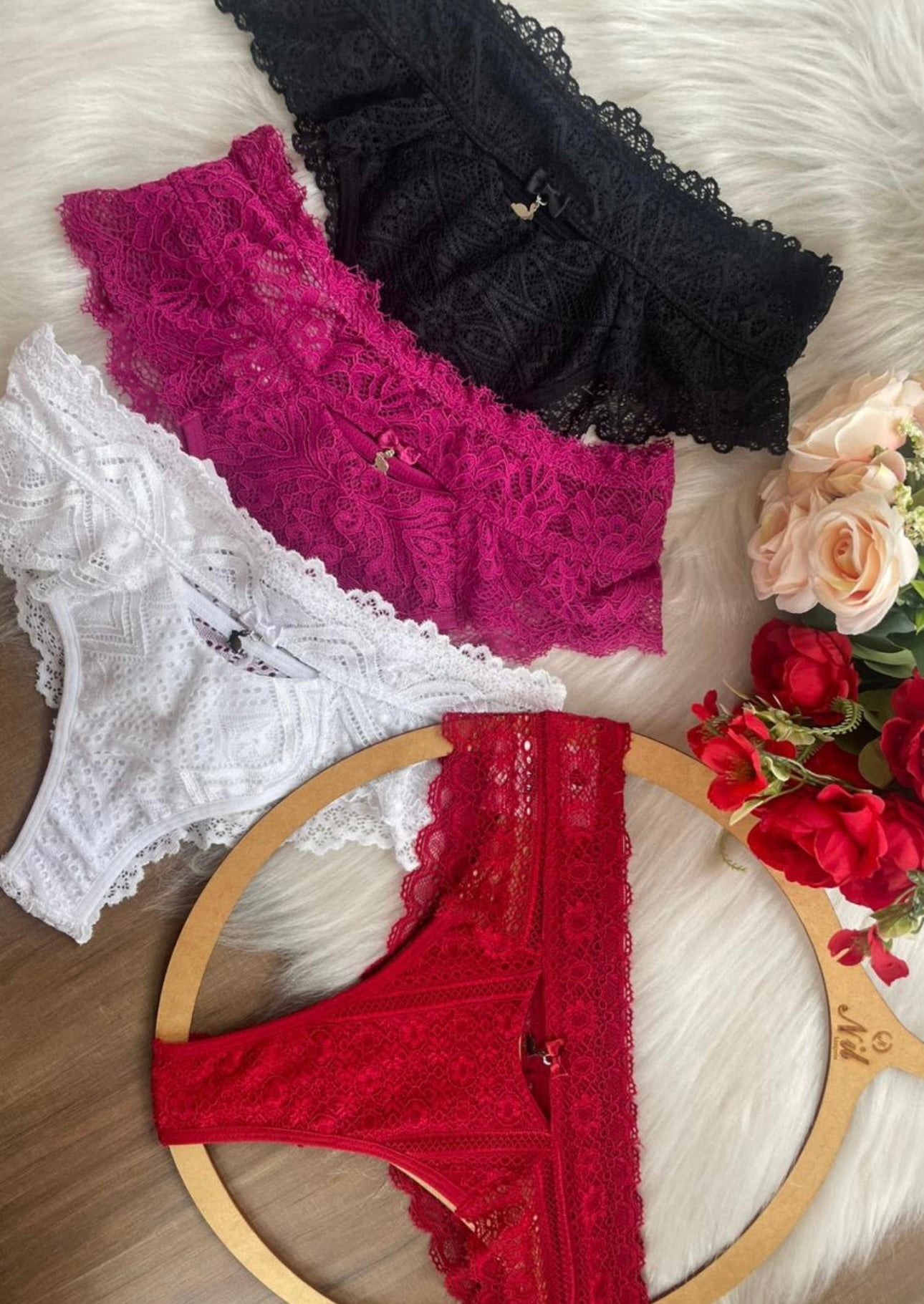 🇧🇷Calcinha Dora toda em Renda